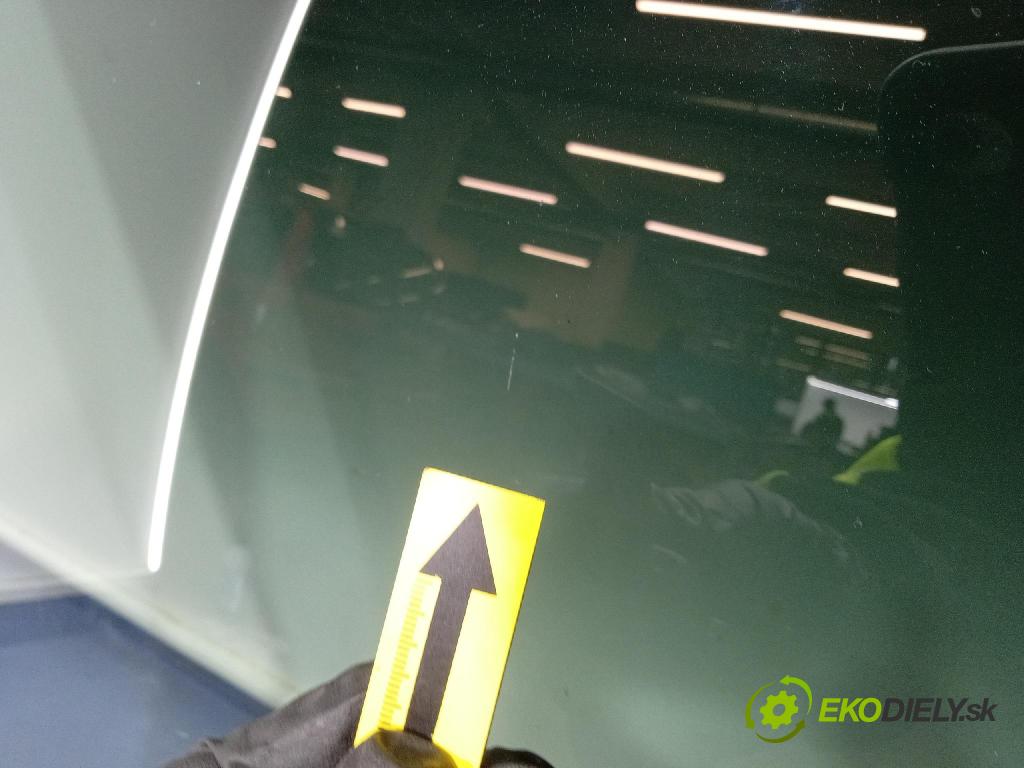 Citroen C3 2014 sklo Čelní přední: