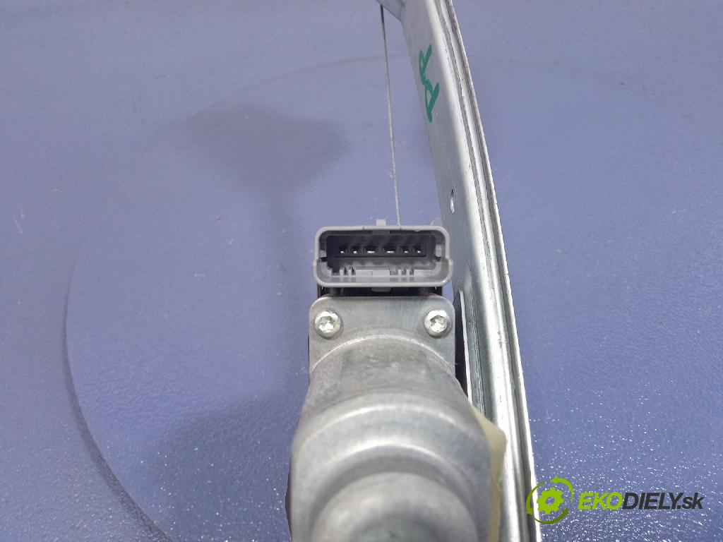 Citroen C3 2014 mechanismus stahování Sklenka: před v pravo: 9802617380