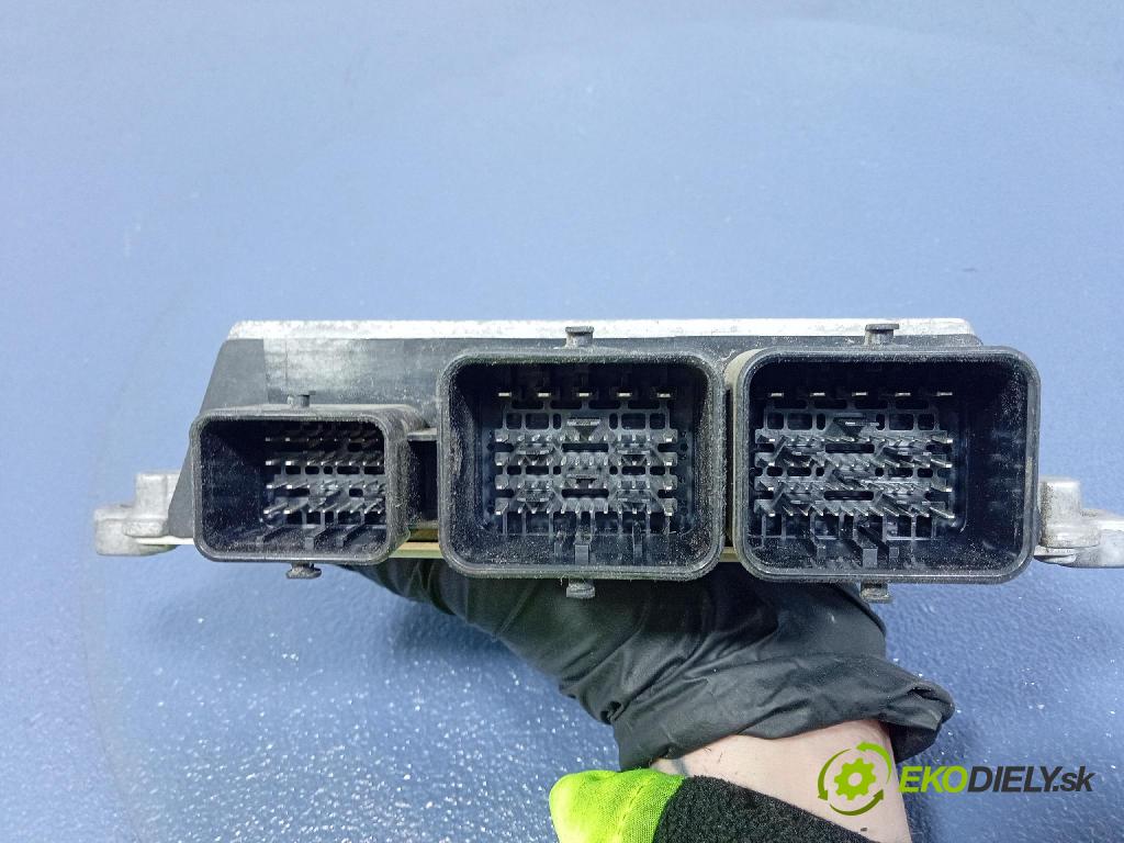 Citroen C3 2014 řídící jednotka Motor: 9805895780