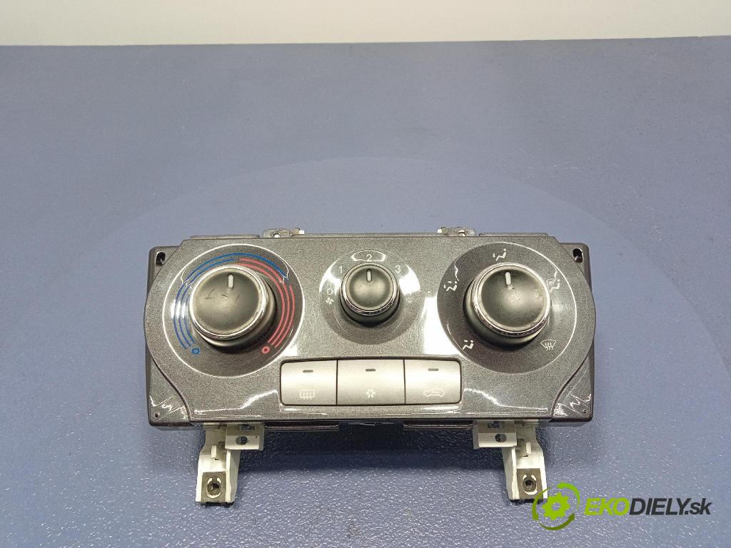 Fiat Bravo 2008 prepínač Klimatizácia: Prúd vzduchu: 5G7846100