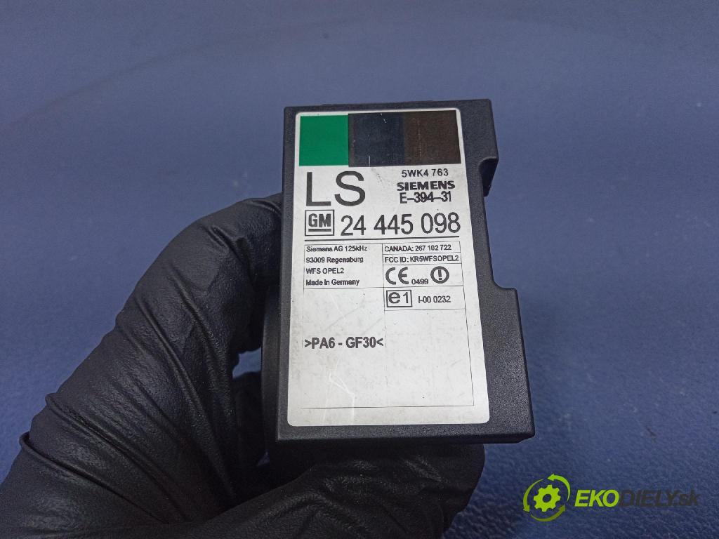 Opel Zafira 2004 Spínač zapalování. 55555600