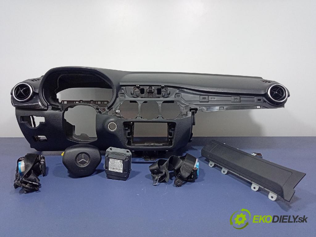 Mercedes B-Klasa 2013 kokpit,přistrojova deska 2468600402