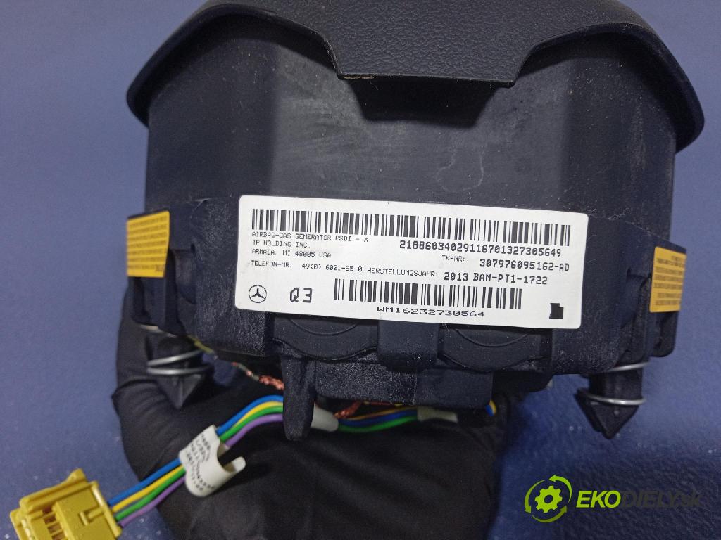 Mercedes B-Klasa 2013 kokpit,přistrojova deska 2468600402