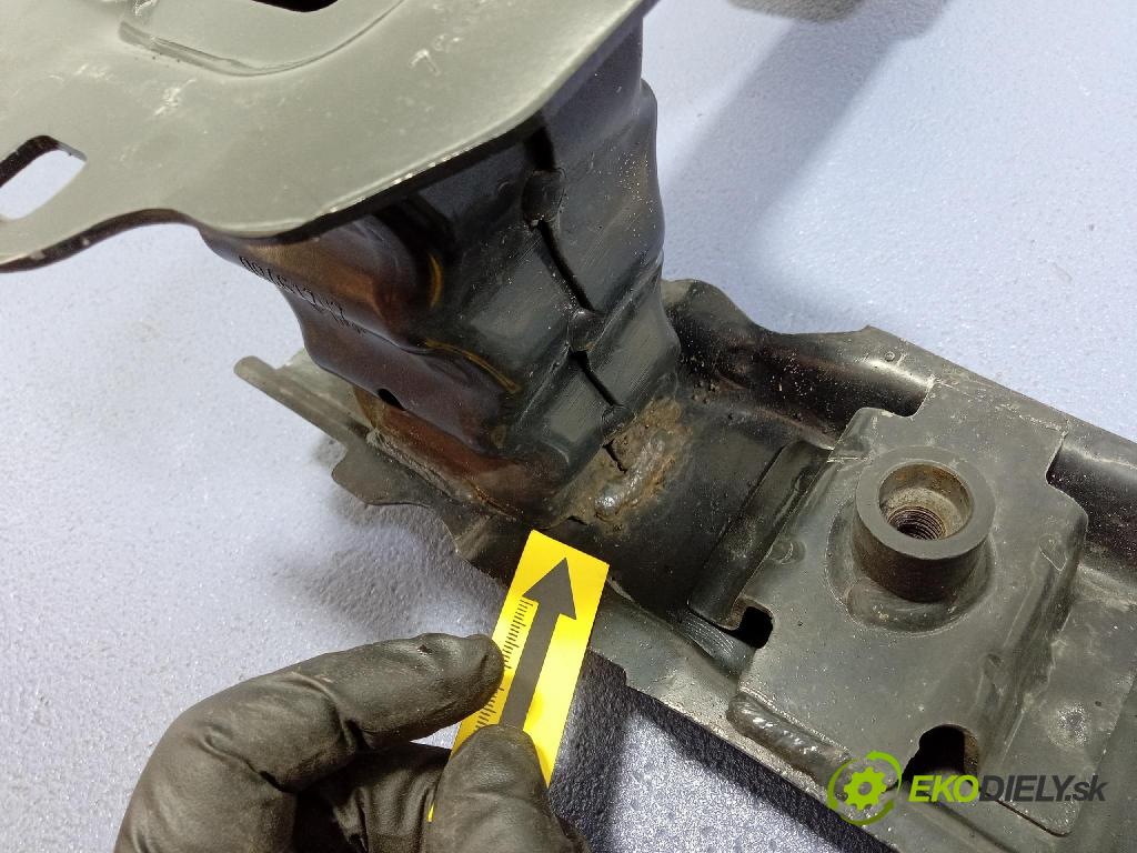 Citroen C3 2014 výztuha narazník před