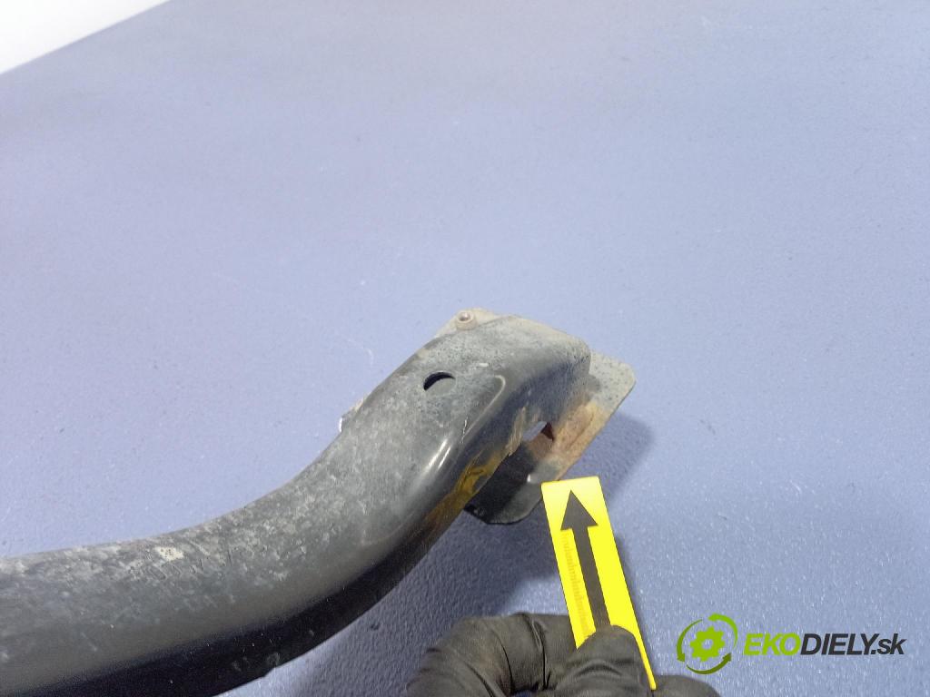 Citroen C3 2014 výztuha narazník před