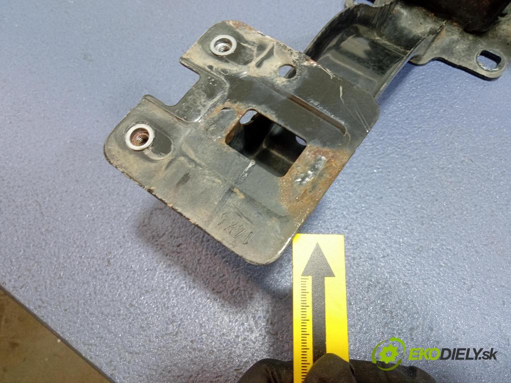 Citroen C3 2014 výztuha narazník před 