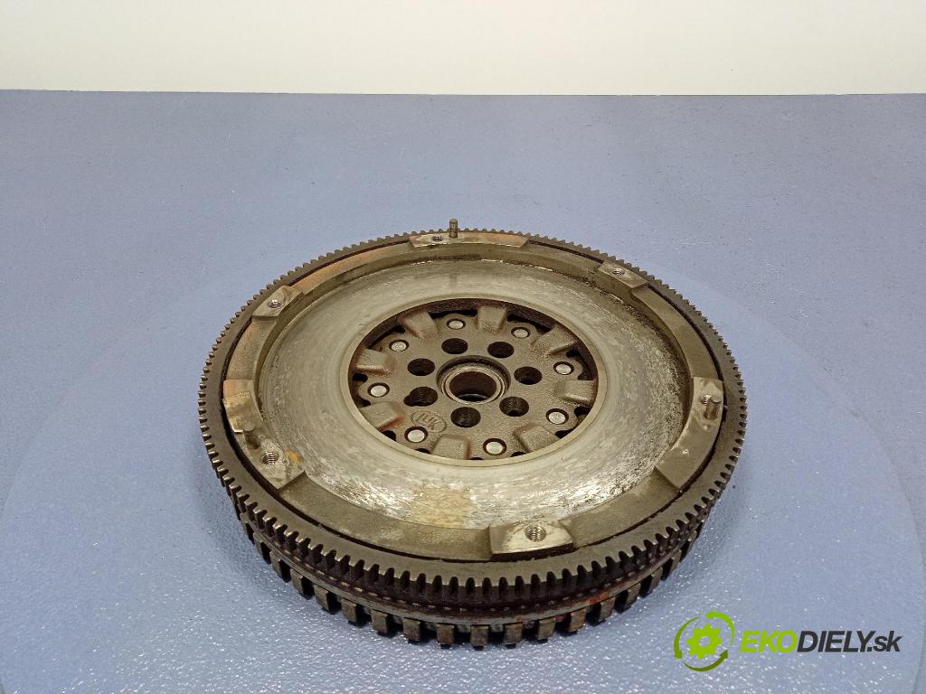 Mercedes B-Klasa 2013 Spojka: / kolo Dvouhmotový