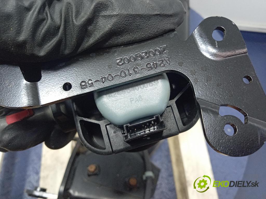 Mercedes B-Klasa 2013 oko Do Přívěsy A2463100404