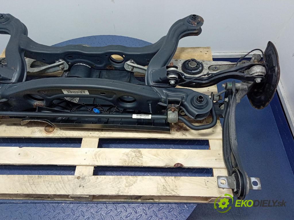 Mercedes B-Klasa 2013 výztuha Pozastavenia: Zad: A2463510401