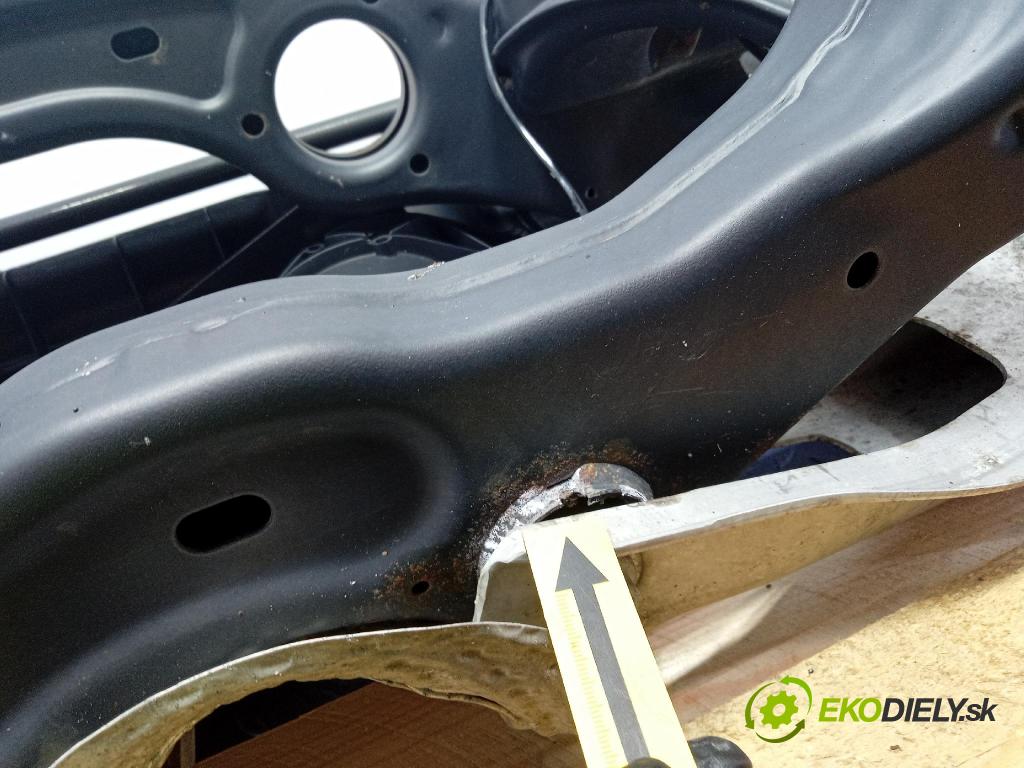 Mercedes B-Klasa 2013 výztuha Pozastavenia: Zad: A2463510401