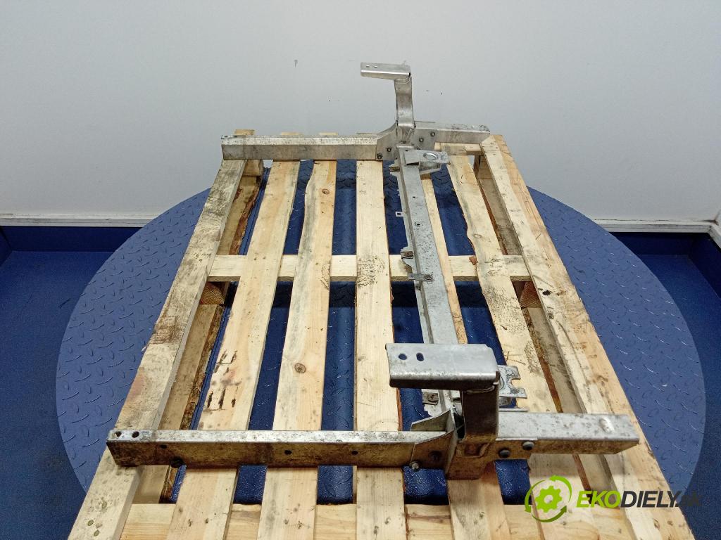 Mercedes B-Klasa 2013 výztuha Čelní / stěna Přední A2466200019