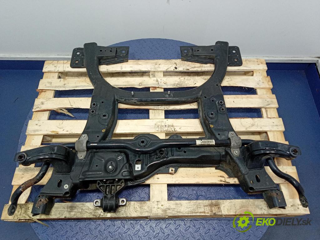 Mercedes B-Klasa 2013 přejít