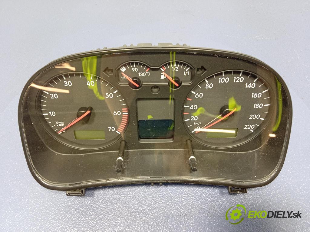 Volkswagen Golf 2002 Přístrojová deska 1J0920826