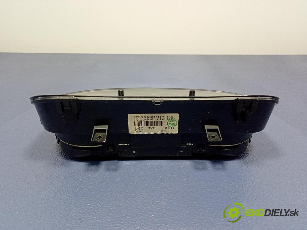 Volkswagen Golf 2002 Přístrojová deska 1J0920826