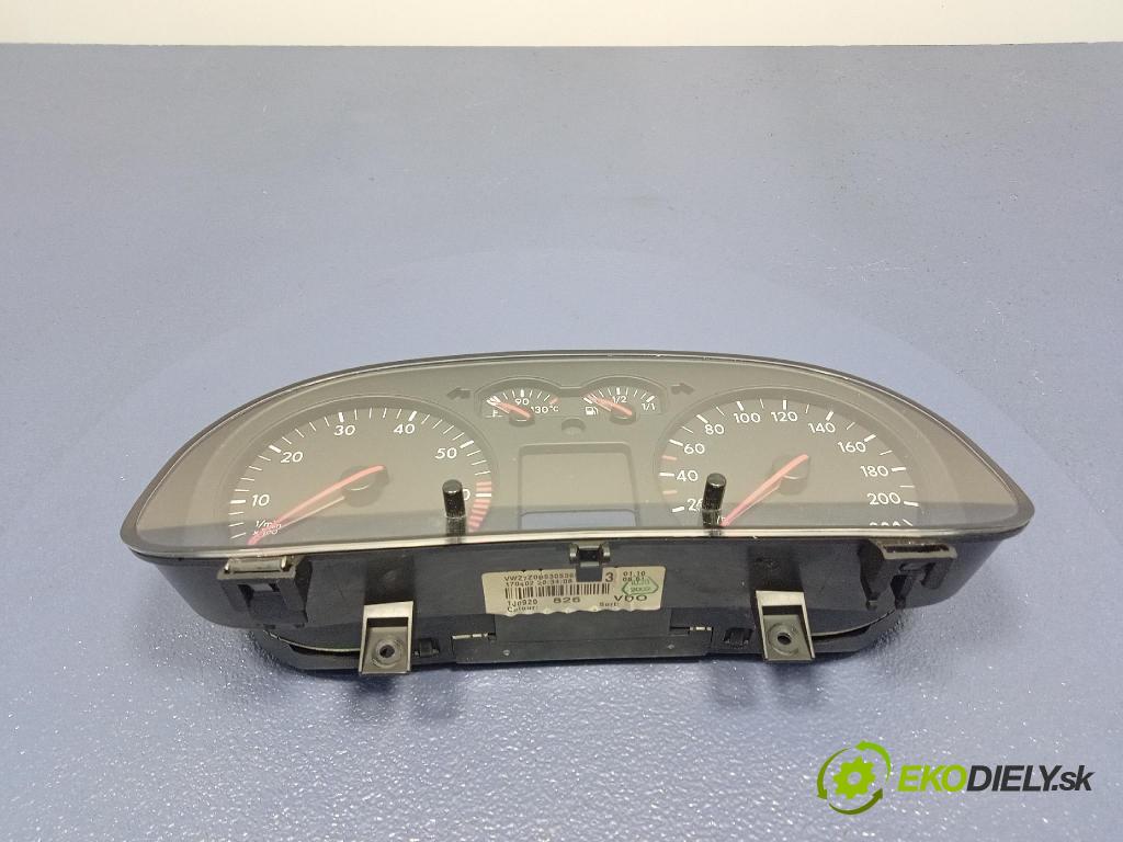 Volkswagen Golf 2002 Přístrojová deska 1J0920826