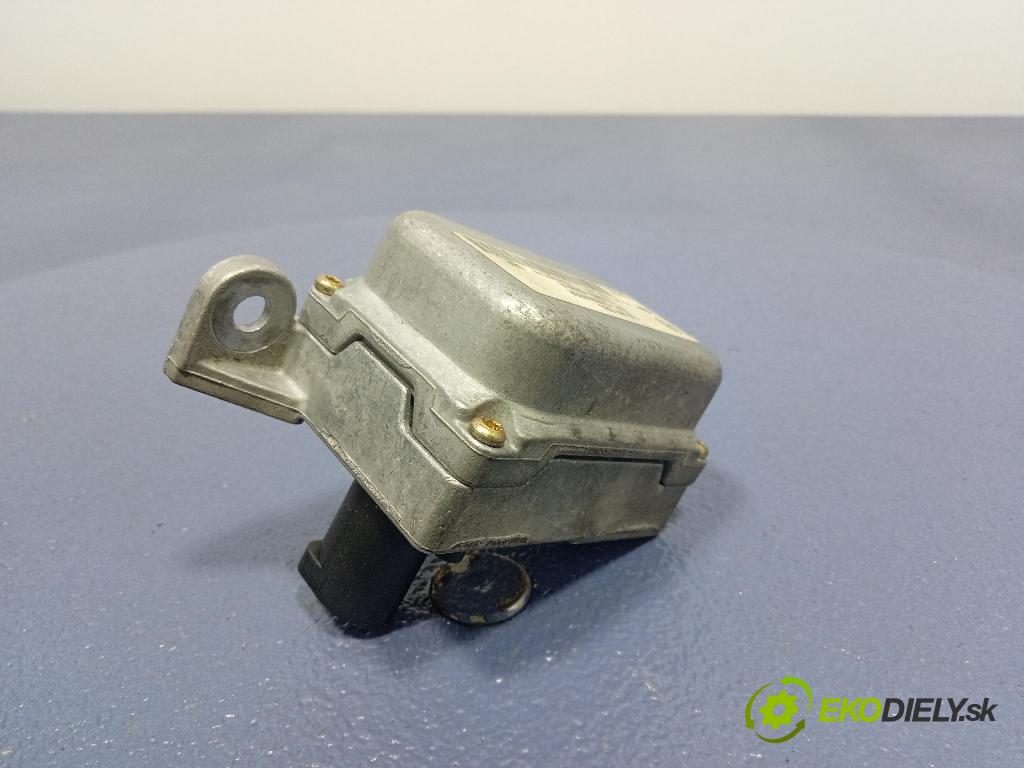 Volkswagen Golf 2002 řídící jednotka ESP. 1J1907637C