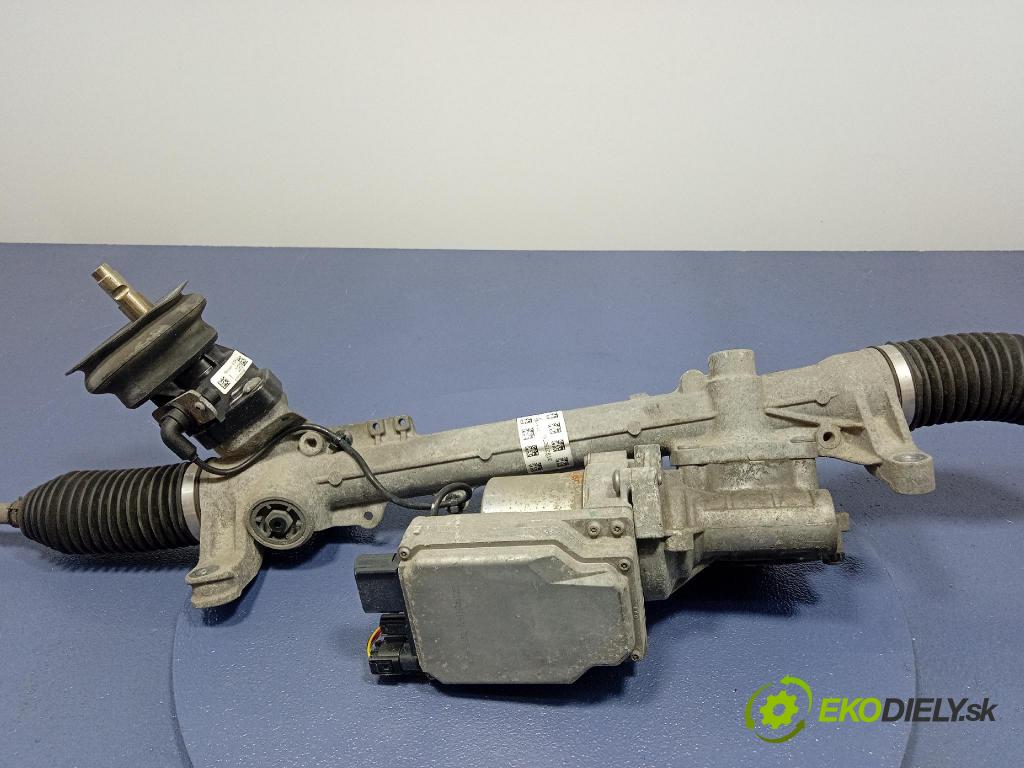 Mercedes B-Klasa 2013 Ozubené kolo: volant 6820000221