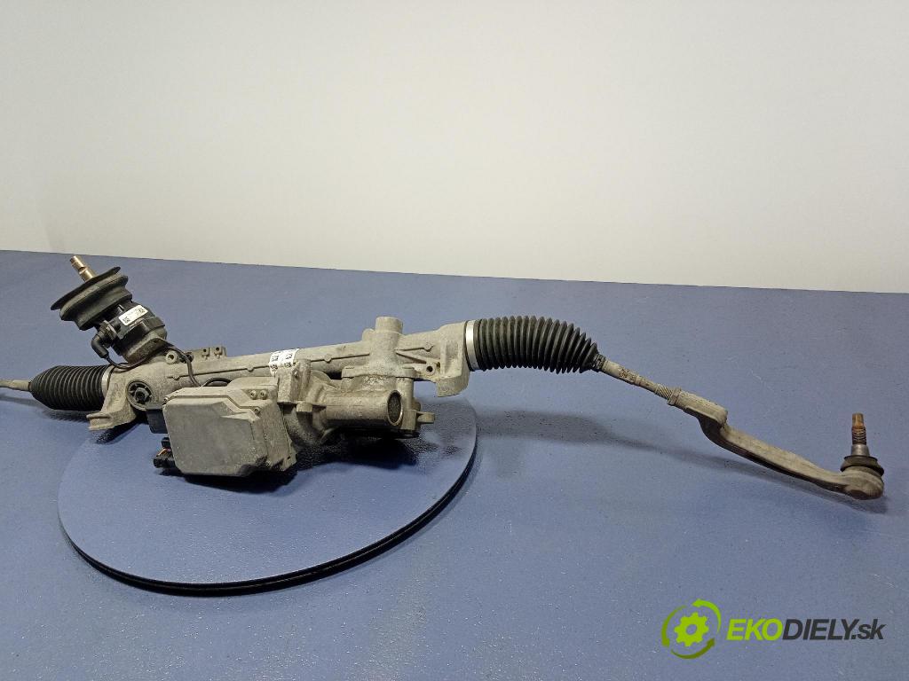 Mercedes B-Klasa 2013 Ozubené kolo: volant 6820000221