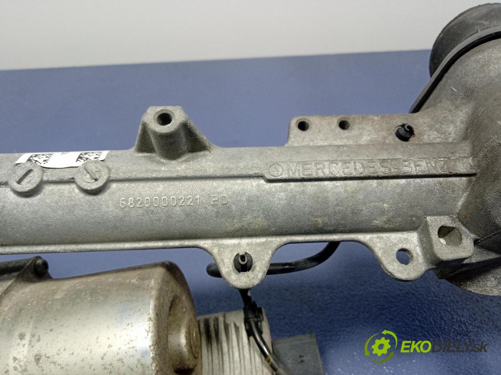 Mercedes B-Klasa 2013 Ozubené kolo: volant 6820000221