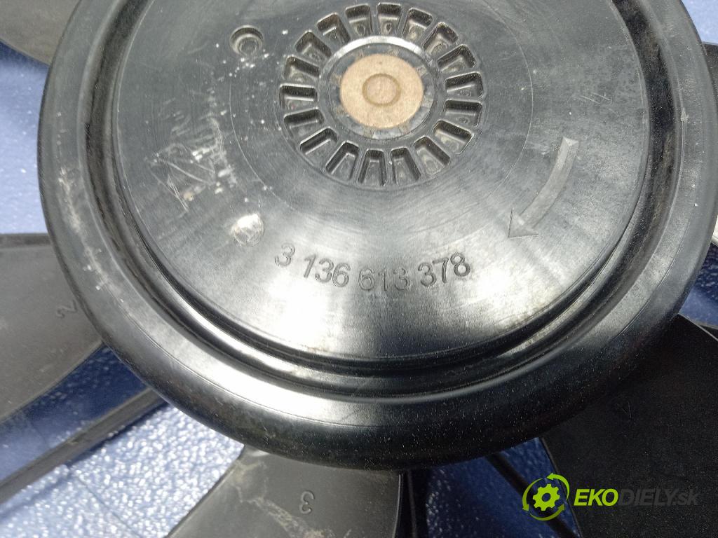 Mercedes B-Klasa 2013 Ventilátor Chladič: A2465000064