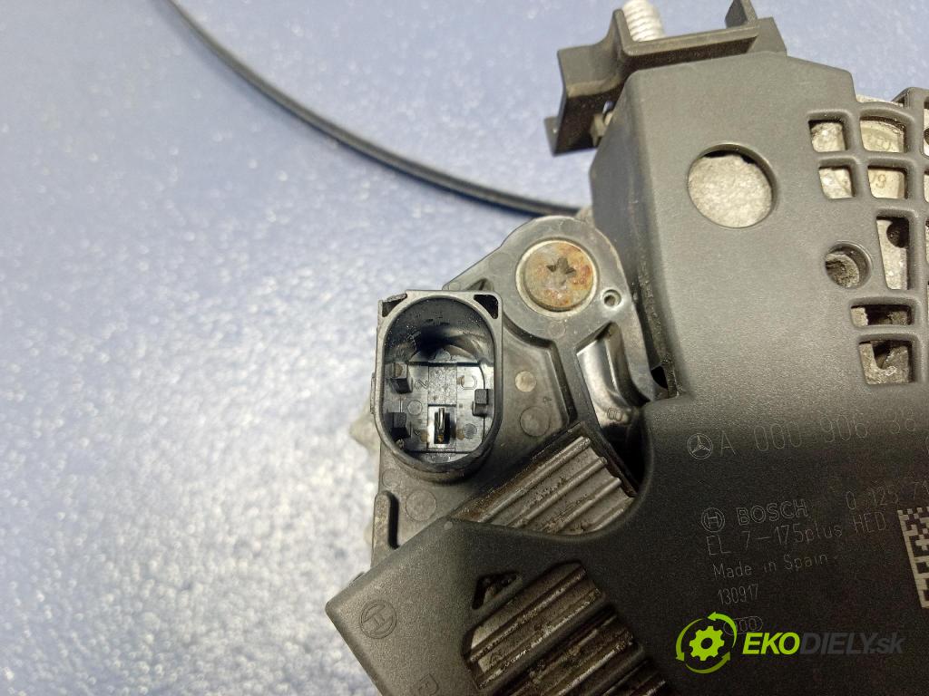 Mercedes B-Klasa 2013 Alternator A0009063822