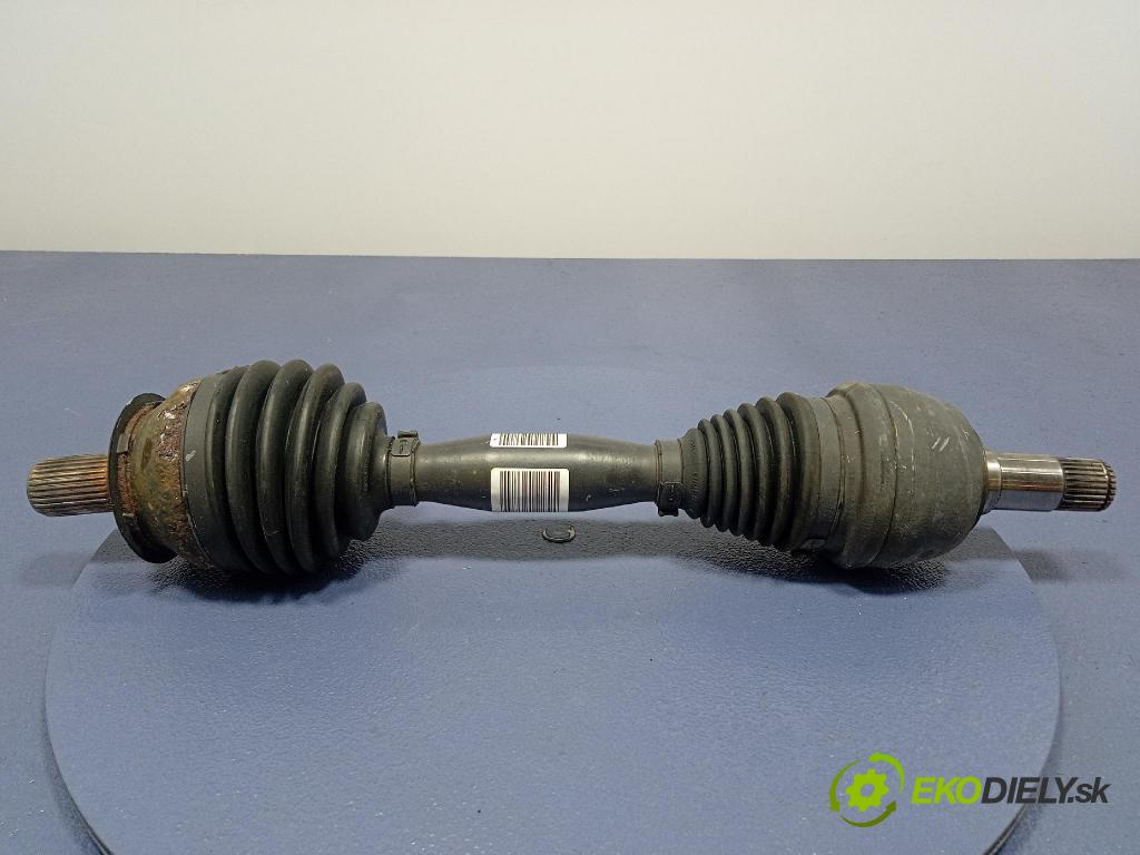 Mercedes B-Klasa 2013 poloos levá před A2463302900