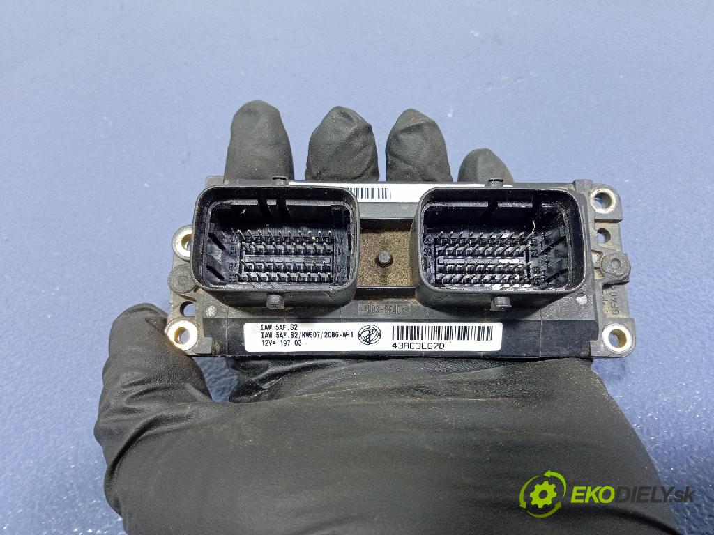 Fiat Panda 2003 řídící jednotka Motor: 55192637
