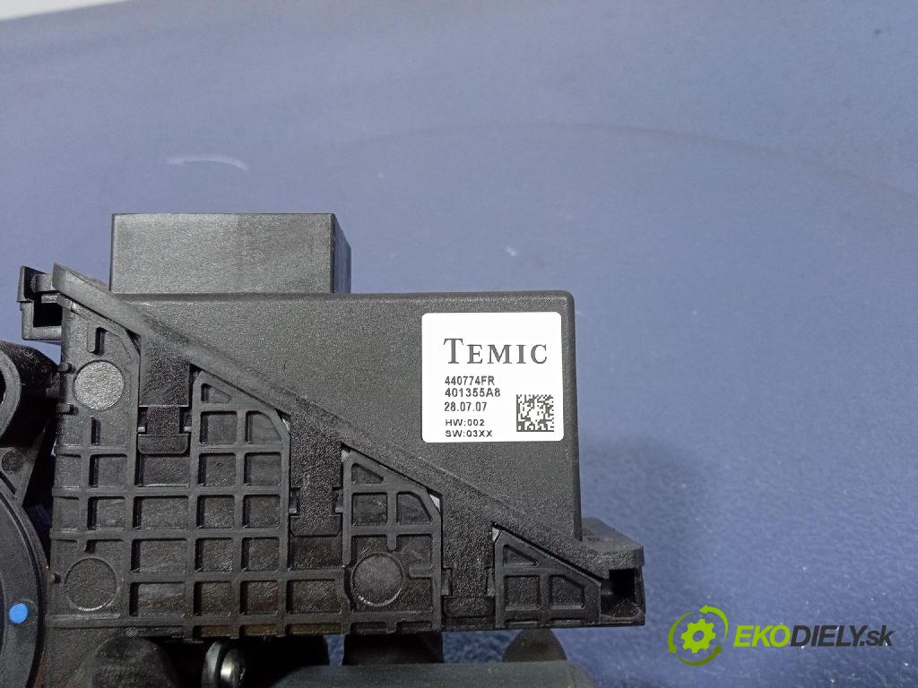 Vw Polo 2008 mechanismus stahování Sklenka: před v pravo: 6Y2959801