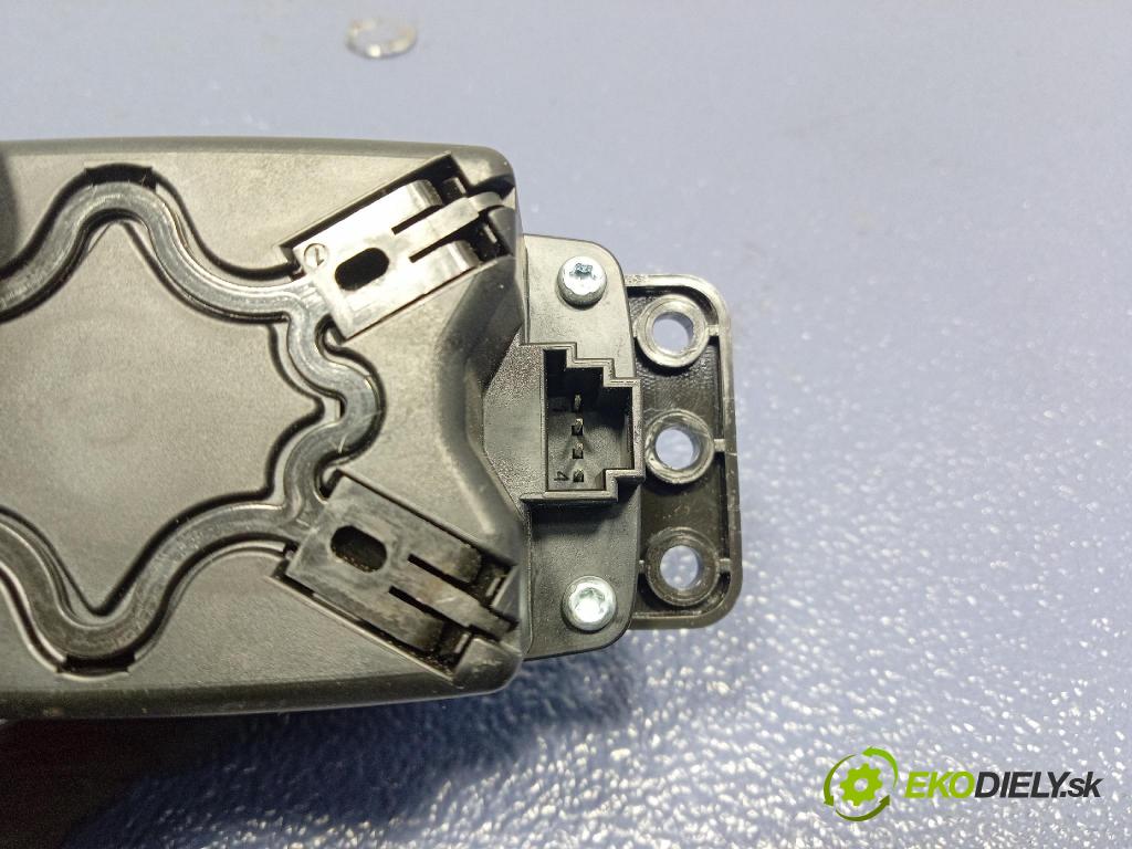 Mercedes B-Klasa 2013 prepínač A2469001209