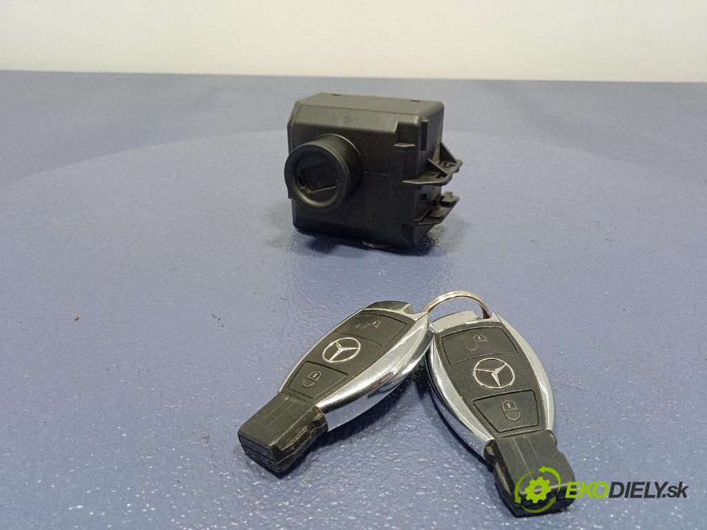 Mercedes B-Klasa 2013 Spínač zapaľovania: A2469057901