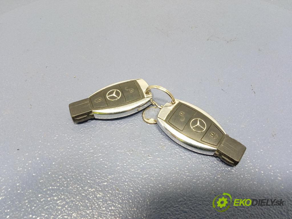 Mercedes B-Klasa 2013 Spínač zapaľovania: A2469057901