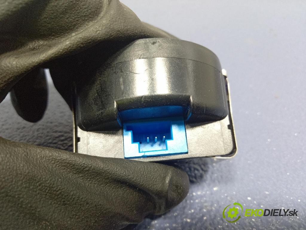 Mercedes B-Klasa 2013 snímač Déšť / Soumrak A2469017000