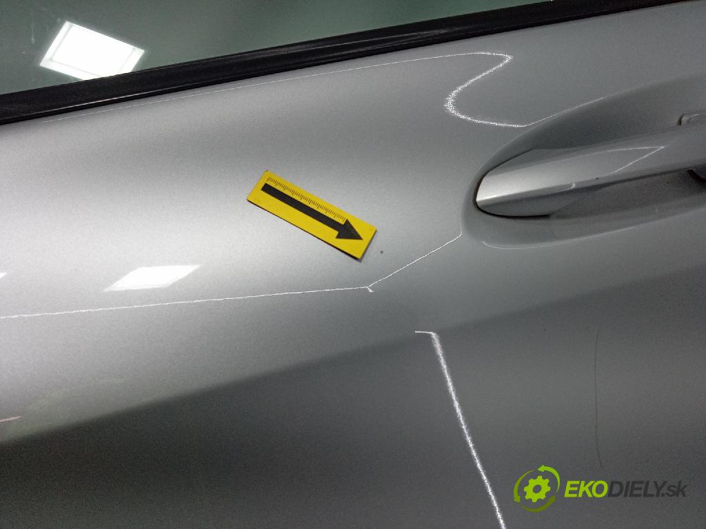 Mercedes B-Klasa 2013 dveře před Vlevo, odjet: