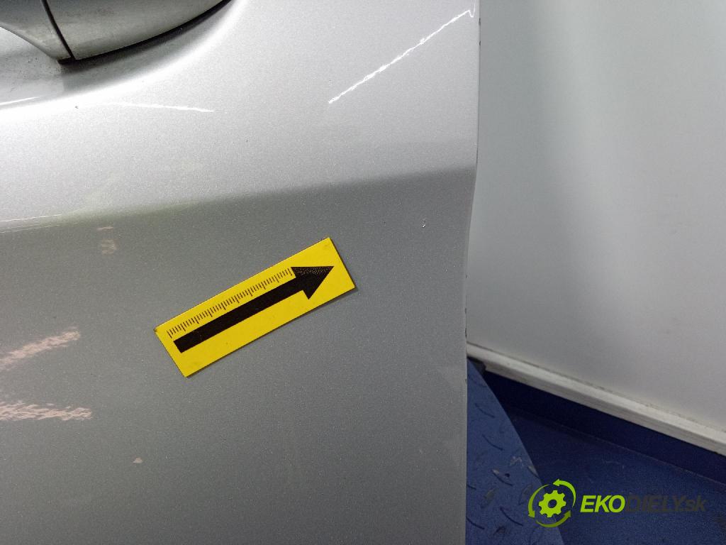 Mercedes B-Klasa 2013 dveře před Vlevo, odjet: