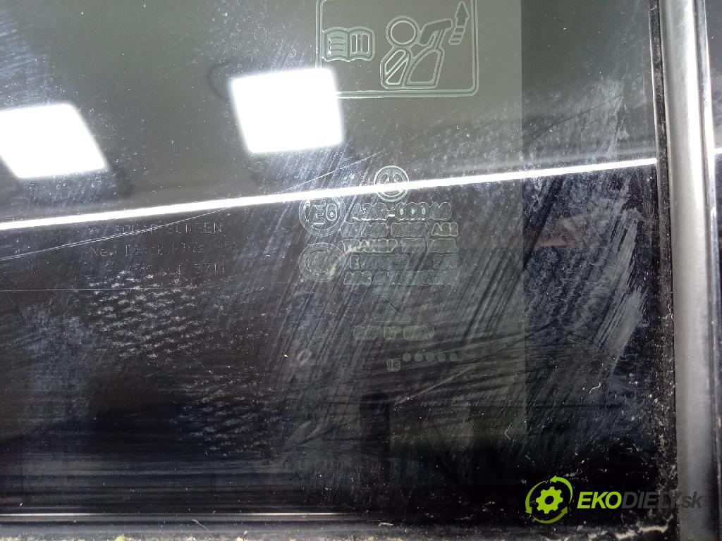 Mercedes B-Klasa 2013 dveře Zad: Vlevo, odjet: