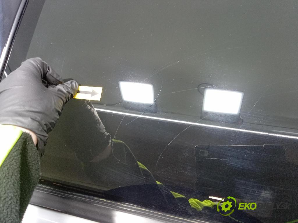 Mercedes B-Klasa 2013 dveře Zad: Vlevo, odjet: