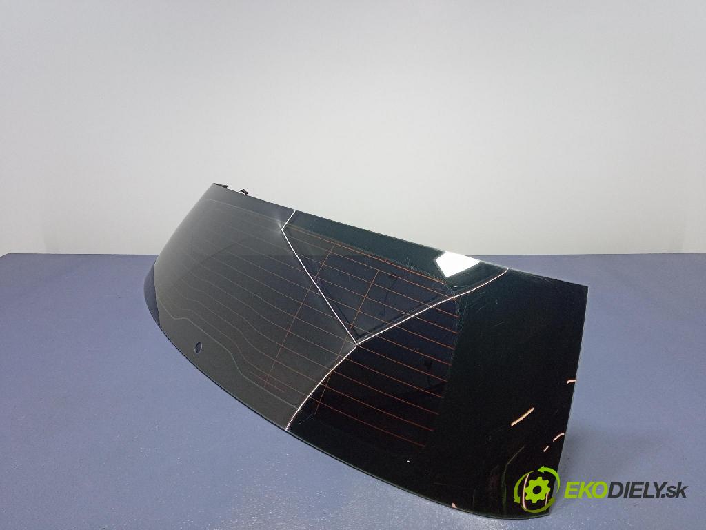 Mercedes B-Klasa 2013 sklo zadna