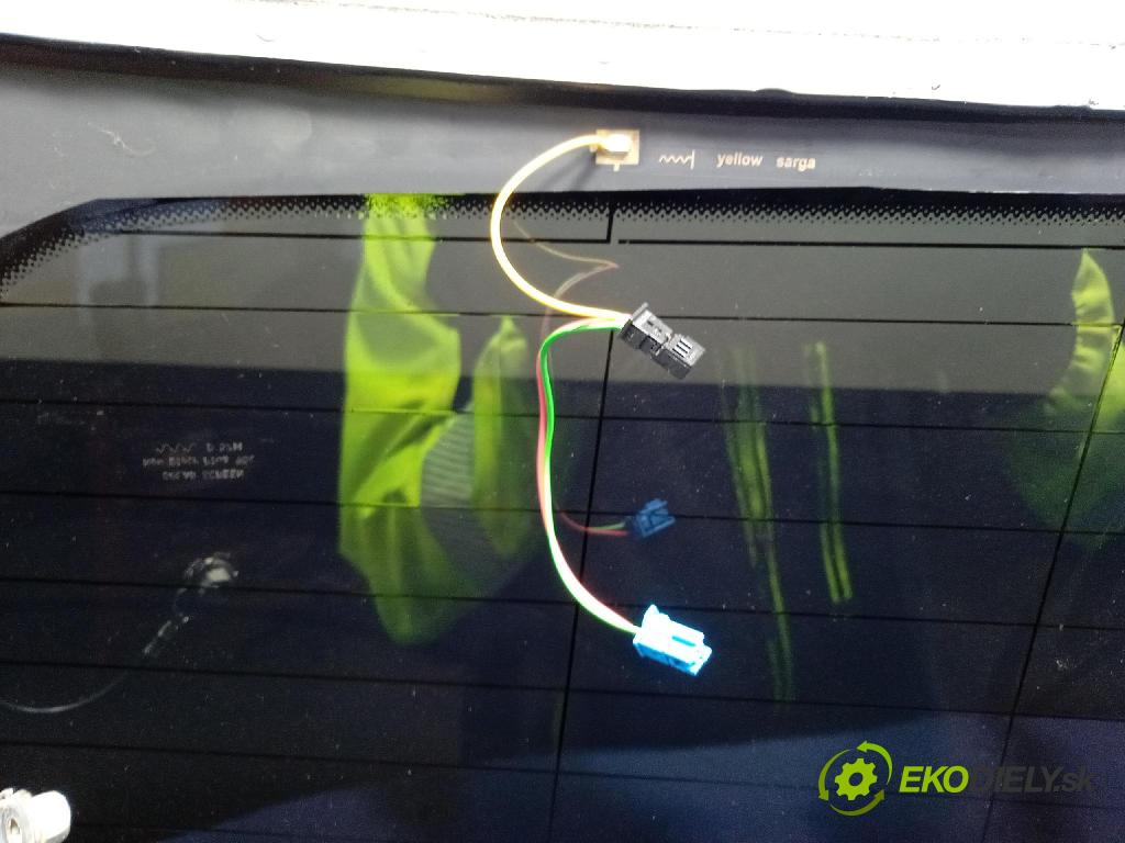 Mercedes B-Klasa 2013 sklo zadna