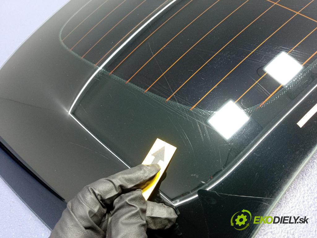 Mercedes B-Klasa 2013 sklo zadna