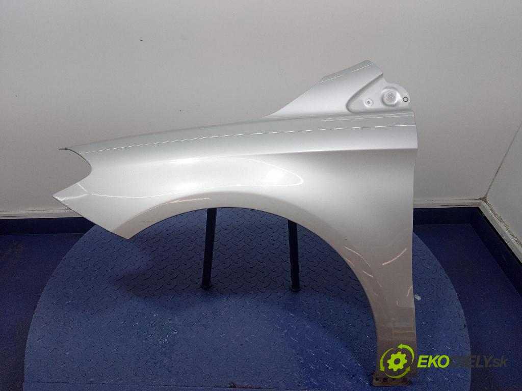 Mercedes B-Klasa 2013 blatnik před Levý: A246881010