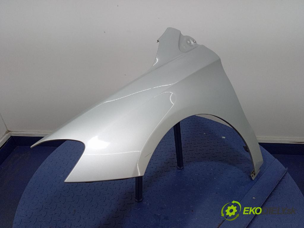 Mercedes B-Klasa 2013 blatnik před Levý: A246881010