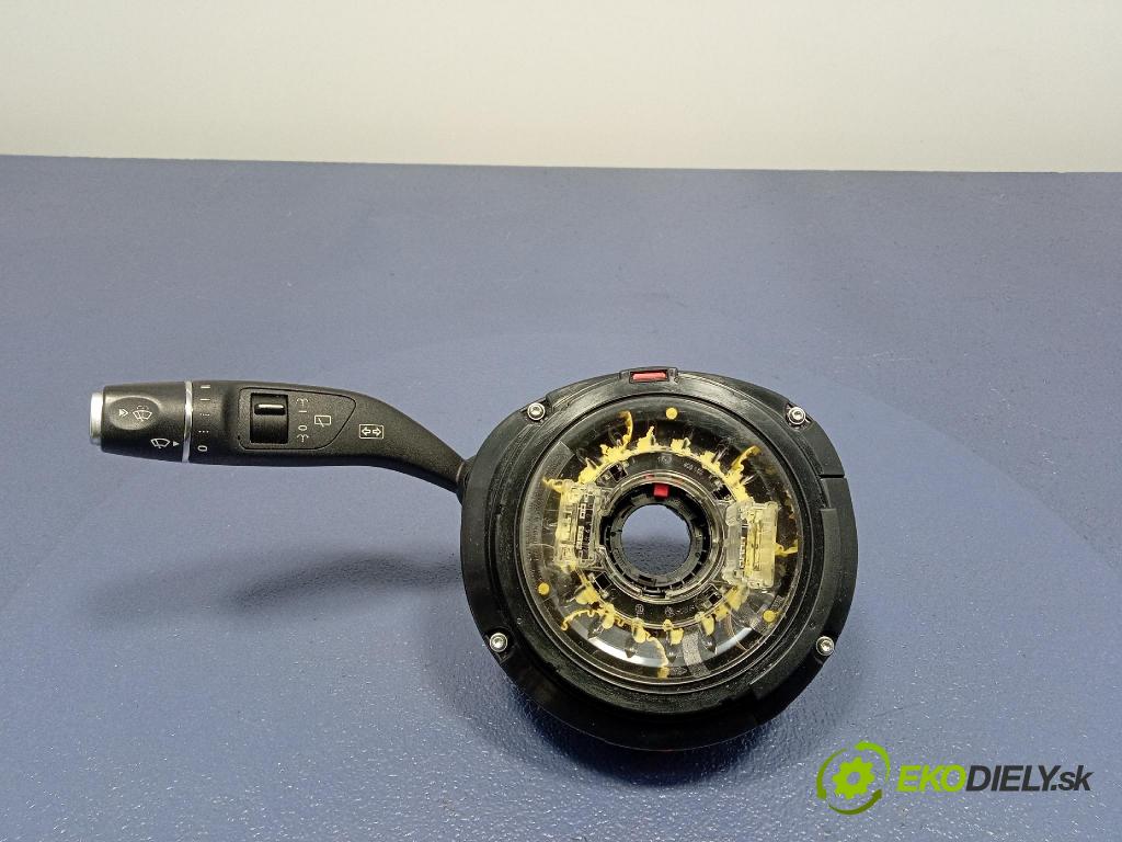 Mercedes B-Klasa 2013 prepínač Komplex: 414245