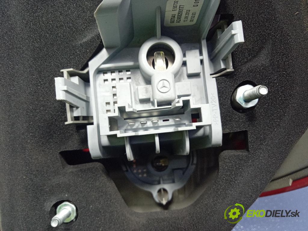 Mercedes B-Klasa 2013 světlo Zad: levá Mimo: A2468200164