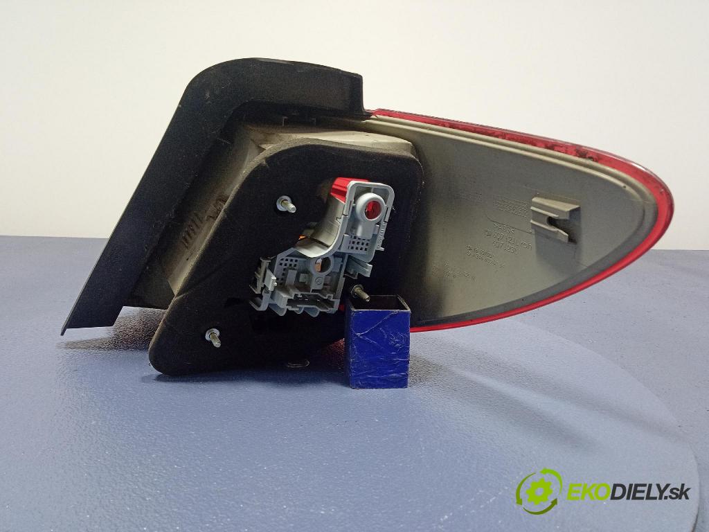 Mercedes B-Klasa 2013 světlo Zad: levá Mimo: A2468200164