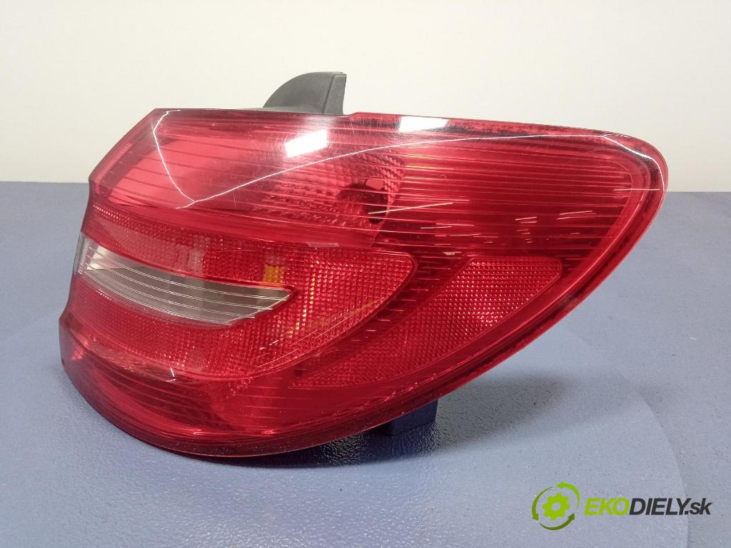 Mercedes B-Klasa 2013 světlo Zad: Práva: Mimo: A2468200264