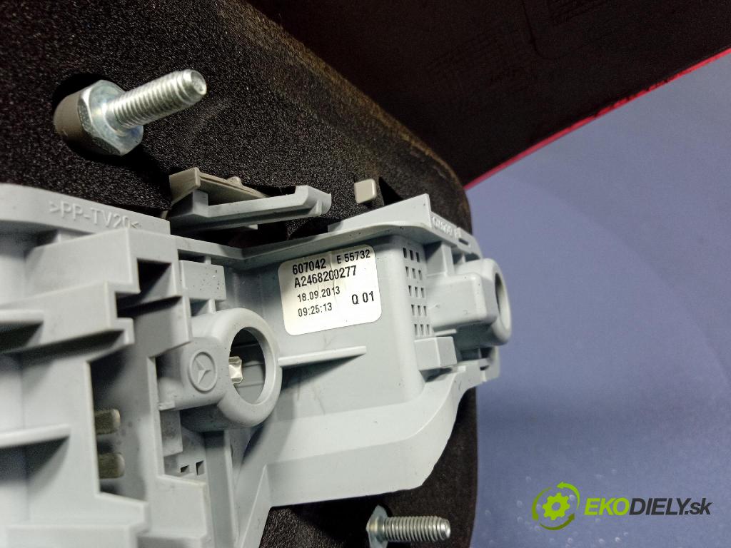 Mercedes B-Klasa 2013 světlo Zad: Práva: Mimo: A2468200264