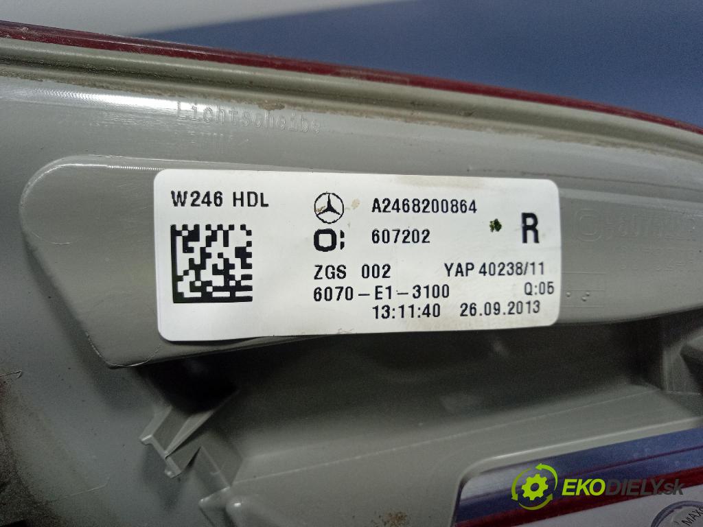 Mercedes B-Klasa 2013 svetlo / reflektor zad Prava: Vnútri: A2468200864