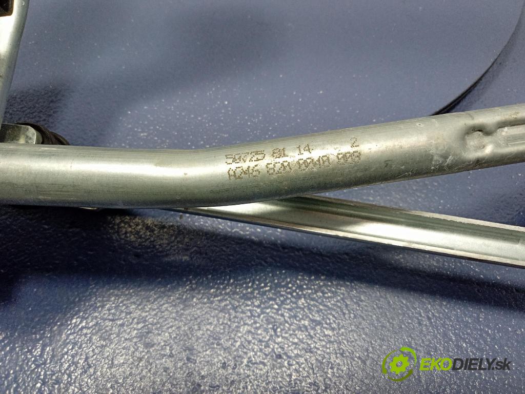 Mercedes B-Klasa 2013 mechanizmus motor: Stierače: Predné A2469065900