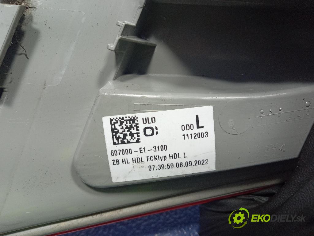 Mercedes B-Klasa 2013 svetlo / reflektor zad ľavá Vonkajsia: A2468200764