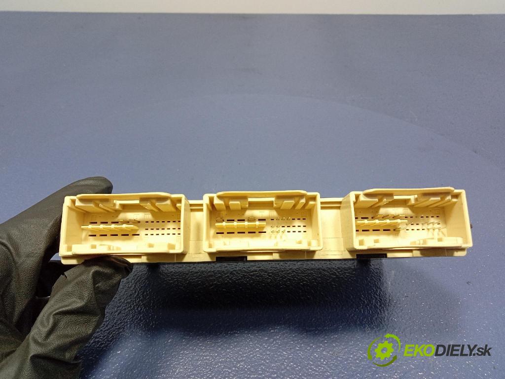 Mercedes B-Klasa 2013 riadiaca jednotka A2468200526